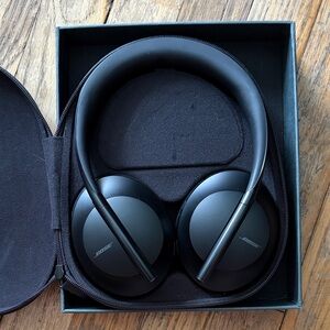Bose Matte Black Over-Ear Headphones